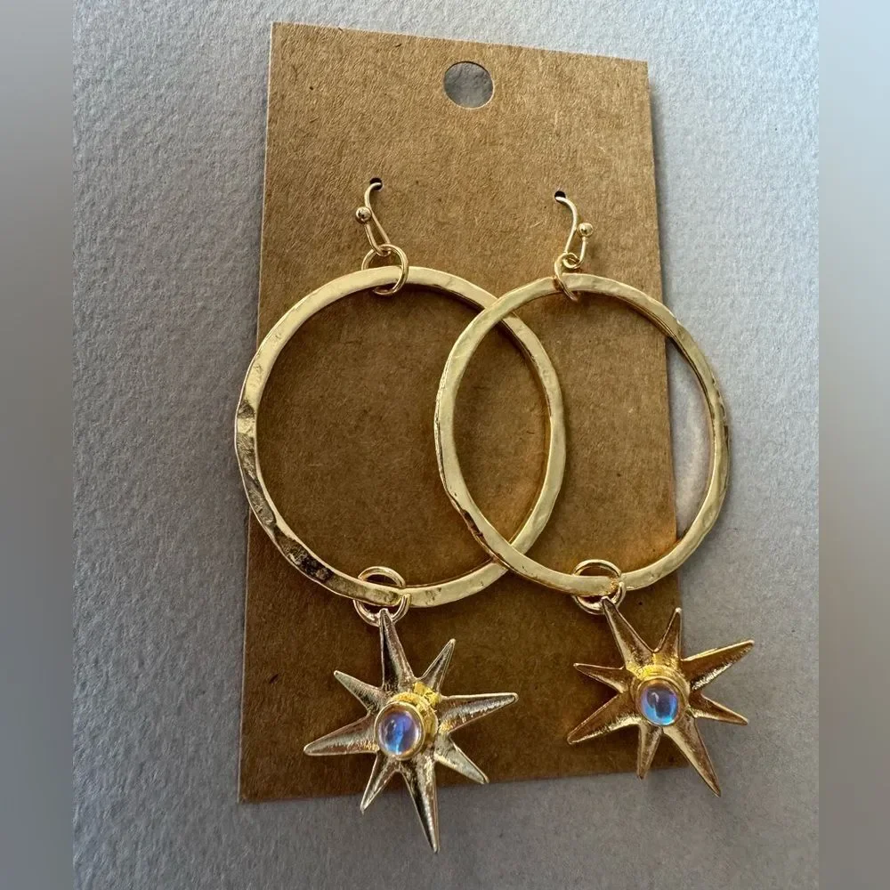 Gold Star Hoop Earrings M537 - Picture 2 of 3